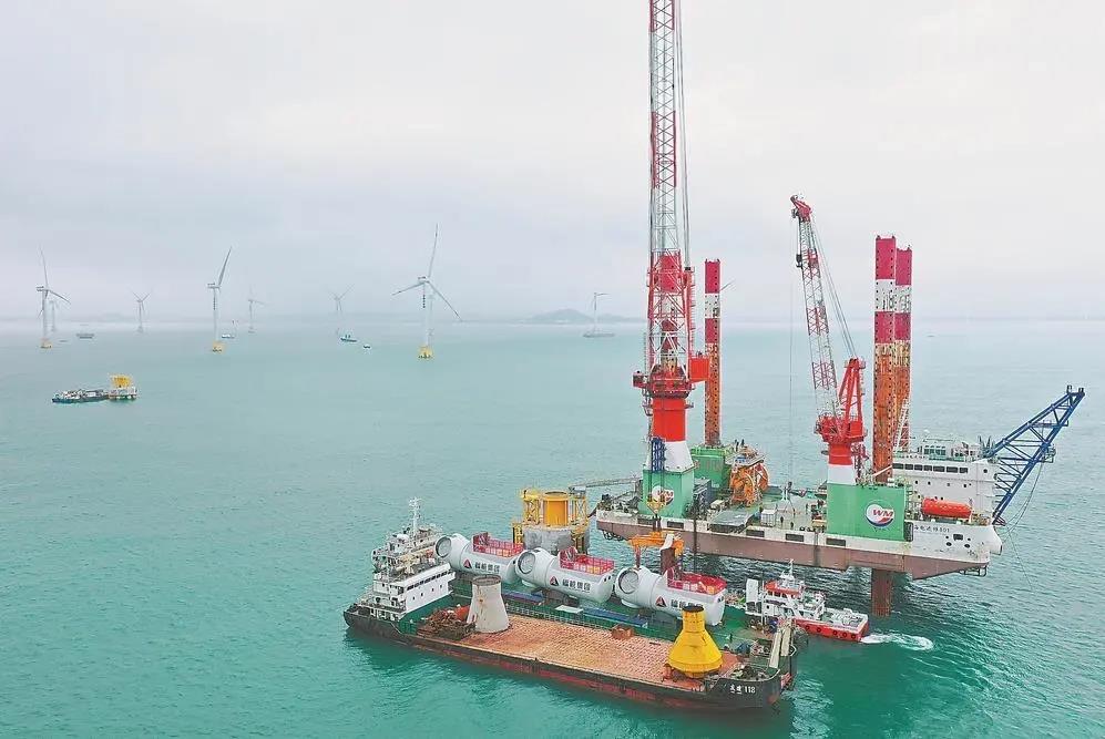 福能集團(tuán)曾是“一煤獨(dú)大”的老國企，近年來積極轉(zhuǎn)型，布局新能源、新材料、醫(yī)療健康等領(lǐng)域。圖為福能集團(tuán)三川海上風(fēng)電項目。（資料圖片）